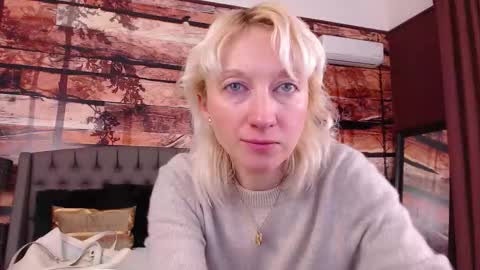 Snapshot of natalie_bitton chatting on 02/21/26, 07:20 Natalie online show from 02/21/26, 07:20