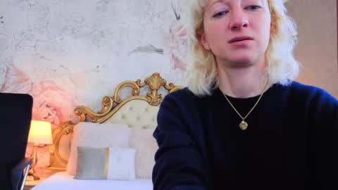 Snapshot of natalie_bitton chatting on 02/22/26, 07:19 Natalie online show from 02/22/26, 07:19