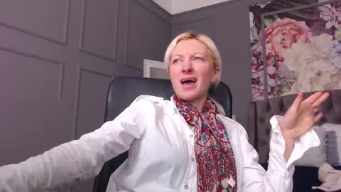 Snapshot of natalie_bitton chatting on 02/27/26, 04:23 Natalie online show from 02/27/26, 04:23