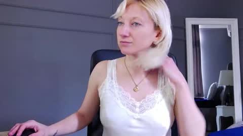 Snapshot of natalie_bitton chatting on 03/08/26, 09:46 Natalie online show from 03/08/26, 09:46