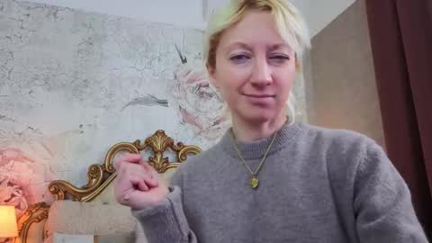 Snapshot of natalie_bitton chatting on 03/12/26, 07:25 Natalie online show from 03/12/26, 07:25