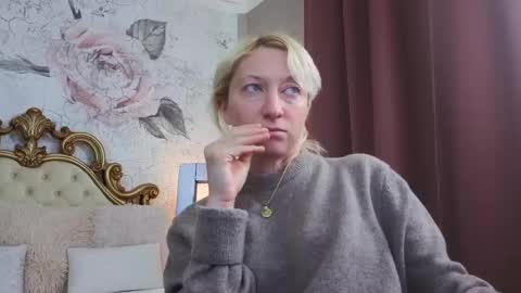 Snapshot of natalie_bitton chatting on 03/21/26, 08:19 Natalie online show from 03/21/26, 08:19
