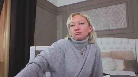 Snapshot of natalie_bitton chatting on 03/27/26, 06:19 Natalie online show from 03/27/26, 06:19