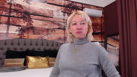 Snapshot of natalie_bitton chatting on 04/01/26, 05:52 Natalie online show from 04/01/26, 05:52