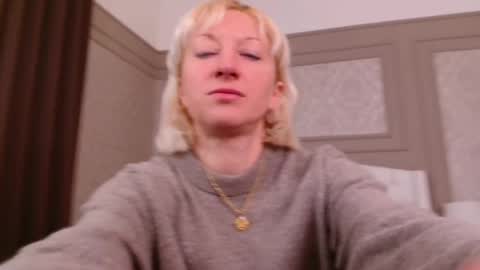 Snapshot of natalie_bitton chatting on 04/03/26, 05:27 Natalie online show from 04/03/26, 05:27