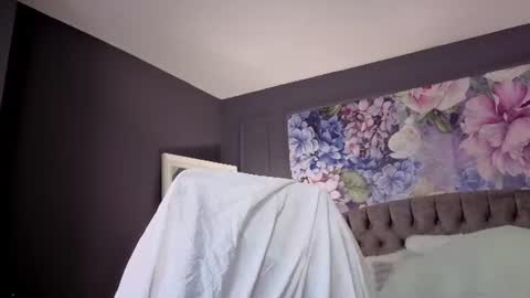 Snapshot of natalie_bitton chatting on 06/12/26, 10:58 Natalie online show from 06/12/26, 10:58