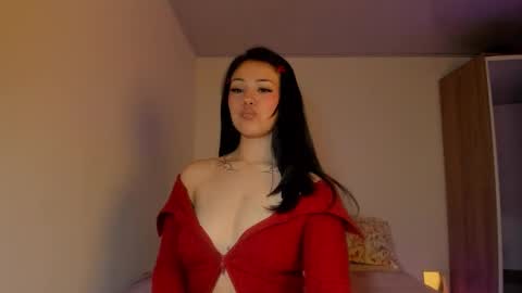 Snapshot of natalie_dream chatting on 10/06/25, 05:05 natalia online show from 10/06/25, 05:05