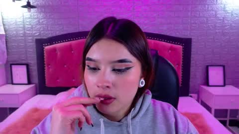 natalie  online show from 10/13/25, 07:47