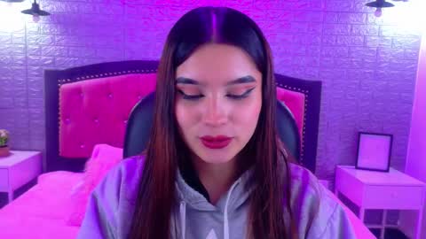 natalie  online show from 12/20/25, 03:35