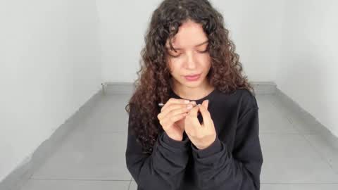 Snapshot of nataliehot2 chatting on 12/27/24, 04:43 nat online show from 12/27/24, 04:43