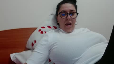 Snapshot of natally565656 chatting on 02/08/25, 11:01 natally online show from 02/08/25, 11:01