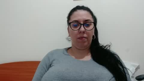 Snapshot of natally565656 chatting on 02/20/25, 12:25 natally online show from 02/20/25, 12:25