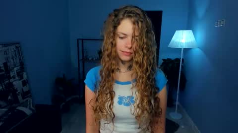 Snapshot of nataly_hello chatting on 10/28/25, 05:11 Natalie online show from 10/28/25, 05:11