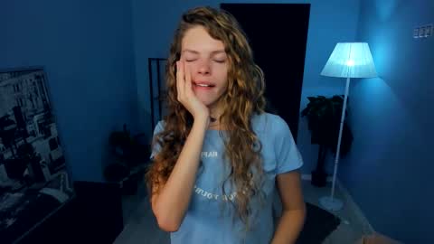 Snapshot of nataly_hello chatting on 10/31/25, 05:08 Natalie online show from 10/31/25, 05:08