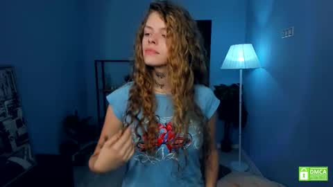 Snapshot of nataly_hello chatting on 11/18/25, 05:01 Natalie online show from 11/18/25, 05:01