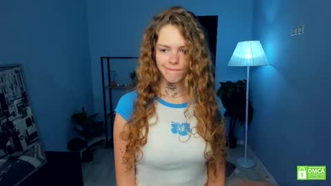 Snapshot of nataly_hello chatting on 11/25/25, 05:07 Natalie online show from 11/25/25, 05:07