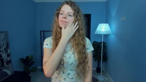 Snapshot of nataly_hello chatting on 02/01/26, 05:06 Natalie online show from 02/01/26, 05:06