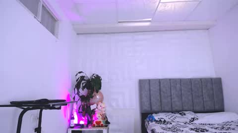 Snapshot of nataly_mcry chatting on 03/04/25, 05:13 NATALY online show from 03/04/25, 05:13