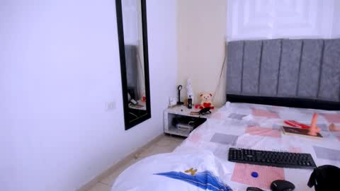 Snapshot of nataly_mcry chatting on 02/25/26, 07:45 NATALY online show from 02/25/26, 07:45