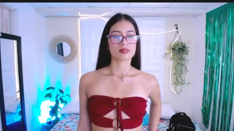 Snapshot of nataly_mcry chatting on 04/04/26, 05:43 NATALY online show from 04/04/26, 05:43