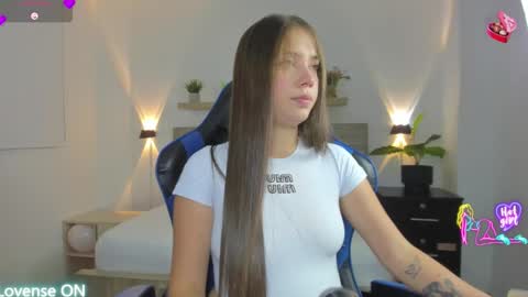 Snapshot of nataly_rodri chatting on 02/05/26, 01:32 Nataly online show from 02/05/26, 01:32