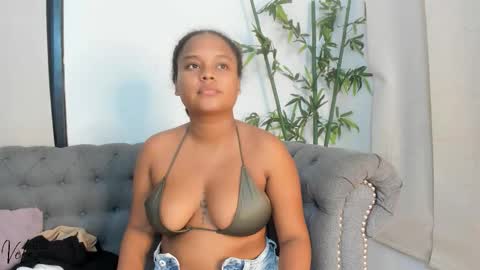 Naty online show from 12/04/25, 07:22