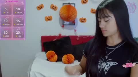 Snapshot of natalyescobar_lx chatting on 10/23/25, 02:16 Nataly Escobar online show from 10/23/25, 02:16