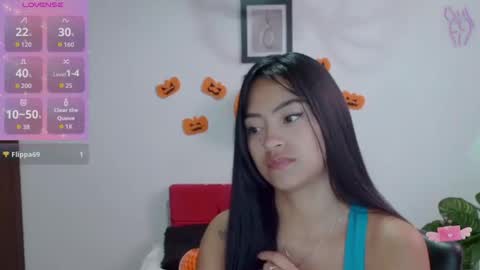 Snapshot of natalyescobar_lx chatting on 10/24/25, 01:18 Nataly Escobar online show from 10/24/25, 01:18