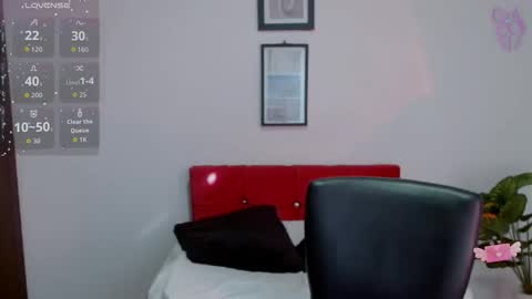 Snapshot of natalyescobar_lx chatting on 11/20/25, 01:11 Nataly Escobar online show from 11/20/25, 01:11