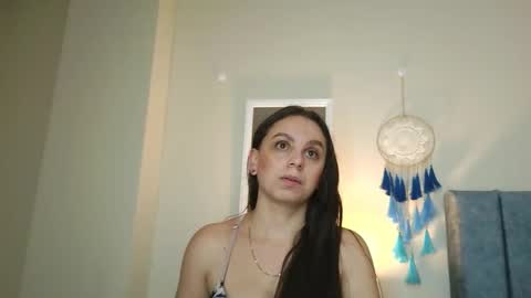Snapshot of natalyguzman26 chatting on 04/16/26, 11:22 Nataly online show from 04/16/26, 11:22