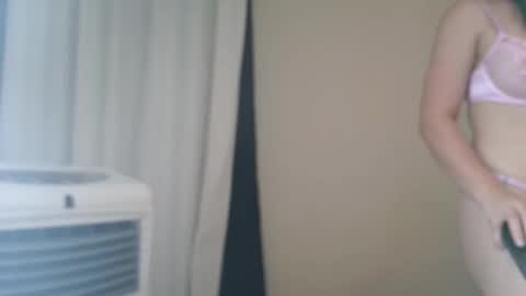 Snapshot of natalyguzman26 chatting on 05/05/26, 10:01 Nataly online show from 05/05/26, 10:01