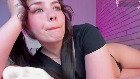 Snapshot of natalyhayes chatting on 05/25/26, 11:05 Nataly online show from 05/25/26, 11:05
