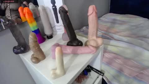 Snapshot of natasha_699 chatting on 10/26/25, 07:42 Natasha online show from 10/26/25, 07:42