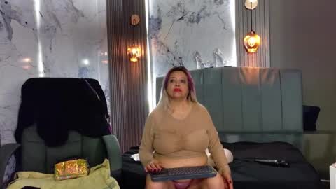 Snapshot of natasha_699 chatting on 11/29/25, 11:19 Natasha online show from 11/29/25, 11:19