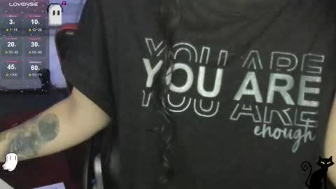 Snapshot of natasha__logan chatting on 12/23/25, 03:59 Natasha online show from 12/23/25, 03:59