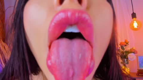 Snapshot of natasha_hartaman chatting on 01/30/25, 02:47 online show from 01/30/25, 02:47