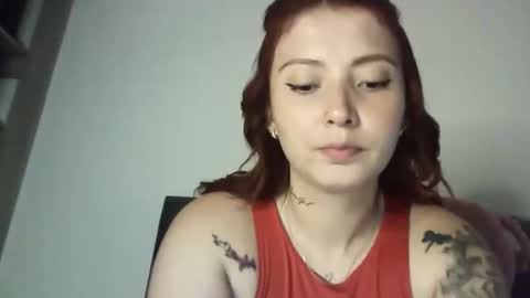 Snapshot of natasha_kein chatting on 09/29/25, 05:29 natalia online show from 09/29/25, 05:29