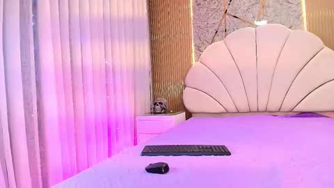 Natasha online show from 11/04/25, 07:13