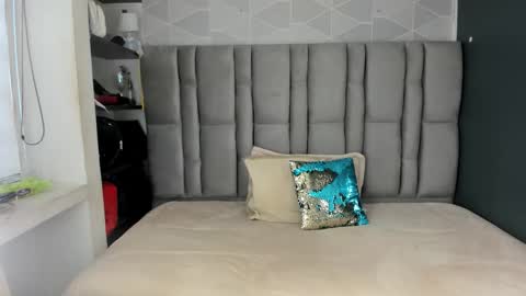 N A T A S H A online show from 11/18/25, 08:02