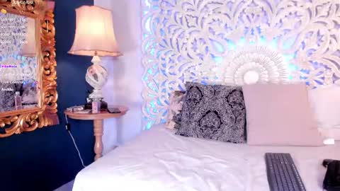 natasha_rosee_ online show from 07/15/26, 11:15