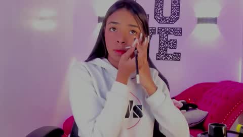 Natasha  online show from 12/01/25, 03:39