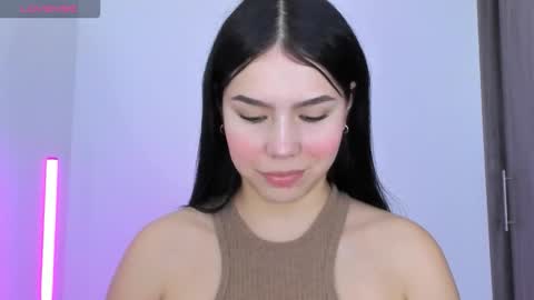 Snapshot of natasha_su chatting on 12/18/25, 10:05 Natalia online show from 12/18/25, 10:05