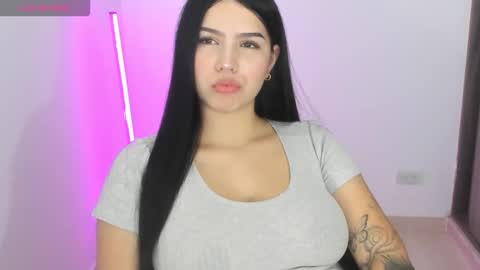 Snapshot of natasha_su chatting on 01/16/26, 10:25 Natalia online show from 01/16/26, 10:25