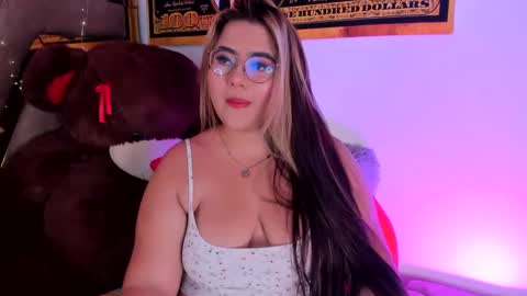 Snapshot of natashamendoza23 chatting on 01/05/25, 09:14 Natasha online show from 01/05/25, 09:14