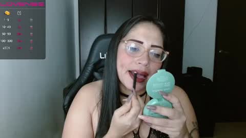 Natasha Smithe  online show from 02/05/25, 01:11