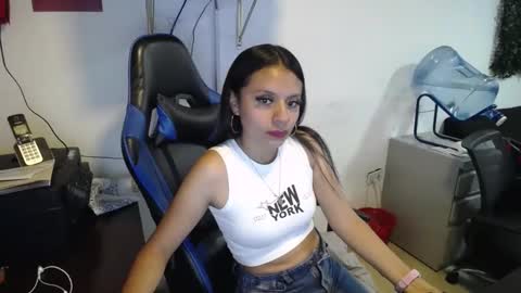 Snapshot of natashax_hot chatting on 02/08/25, 06:22 Natashax online show from 02/08/25, 06:22