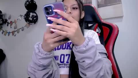 Snapshot of natashax_hot chatting on 10/17/25, 10:01 Natashax online show from 10/17/25, 10:01