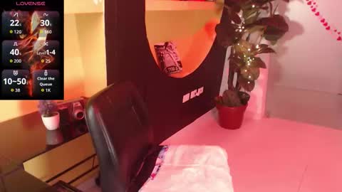 Snapshot of natazhaqueen chatting on 02/22/26, 04:24 nathalia online show from 02/22/26, 04:24