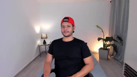 Snapshot of nate_ocean chatting on 12/18/25, 01:44 Nate Ocean online show from 12/18/25, 01:44