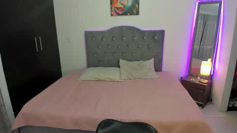 Snapshot of natha_rosse chatting on 01/18/26, 06:12 Nathalia Take surprises in our chat. 25tkns for a hot pic. Follow me. online show from 01/18/26, 06:12